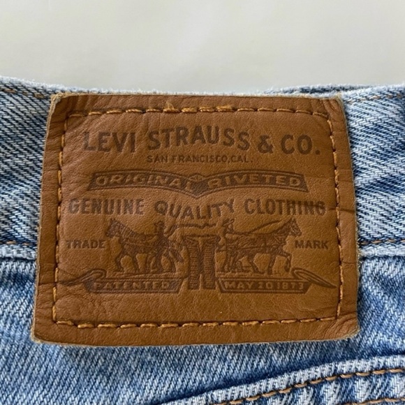 Levi’s Premium Wedgie Cotton Button Fly High Rise Distressed Jeans - Picture 5 of 12